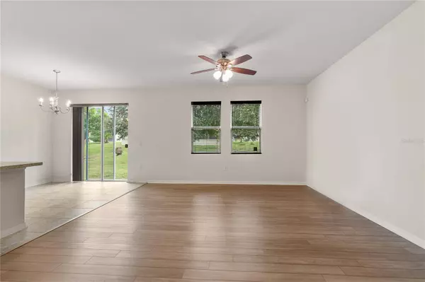 329 LAKE DAVENPORT CIR, Davenport, FL 33837