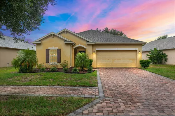 329 LAKE DAVENPORT CIR, Davenport, FL 33837