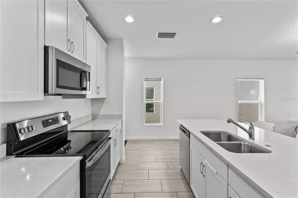 1286 WISPY CYPRESS DR, Kissimmee, FL 34746