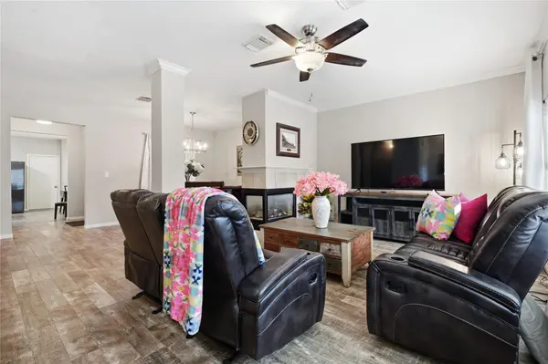 2039 Glen Cove Dr, Seabrook, TX 77586-3317