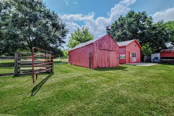 902 Richmond Pkwy, Richmond, TX 77469