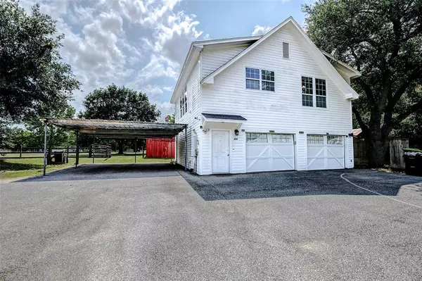 902 Richmond Pkwy, Richmond, TX 77469