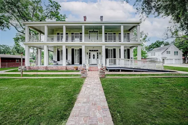 902 Richmond Pkwy, Richmond, TX 77469