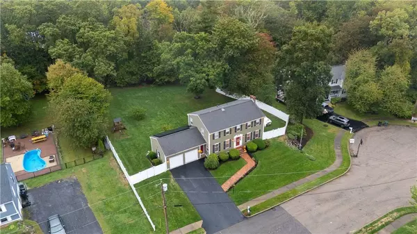 14 Sheri DR, Coventry, RI 02816