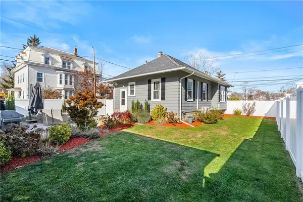 14 Park AVE, Cranston, RI 02905