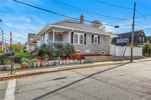 14 Park AVE, Cranston, RI 02905