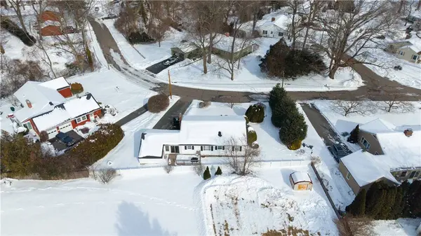 80 Twin Oak DR, Warwick, RI 02889