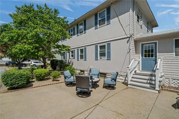 10 Denver AVE, Cranston, RI 02905