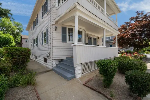 10 Denver AVE, Cranston, RI 02905
