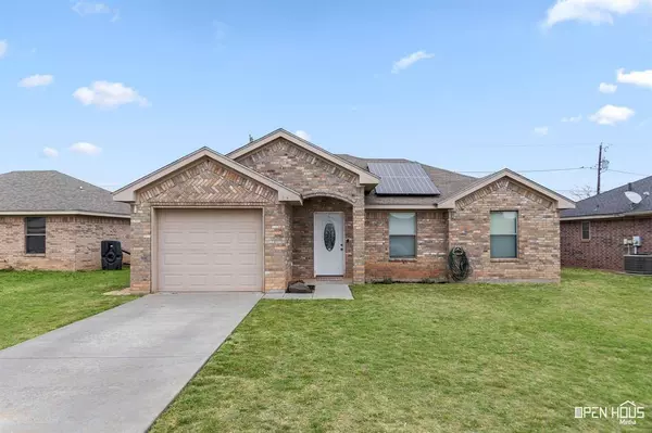 1213 Newman, Iowa Park, TX 76367