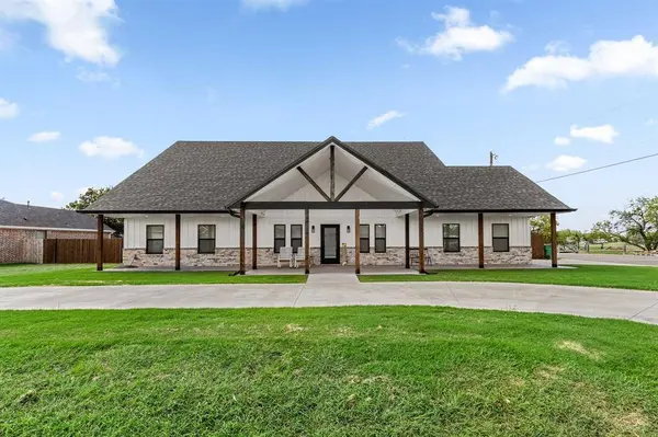 304 Mariners Way, Wichita Falls, TX 76308
