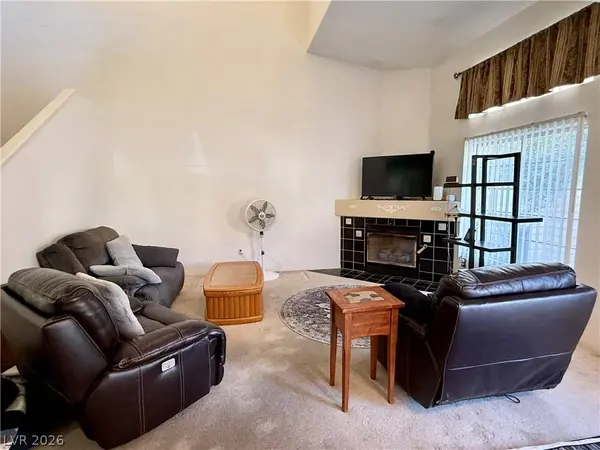 9295 Scenic Mountain LN, Las Vegas, NV 89117