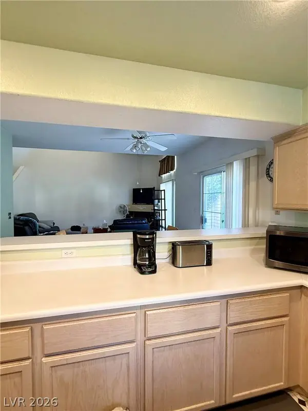 9295 Scenic Mountain LN, Las Vegas, NV 89117