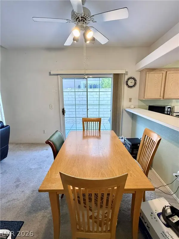 9295 Scenic Mountain LN, Las Vegas, NV 89117