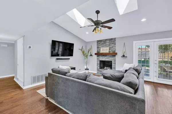 3125 Lockmoor Lane, Dallas, TX 75220