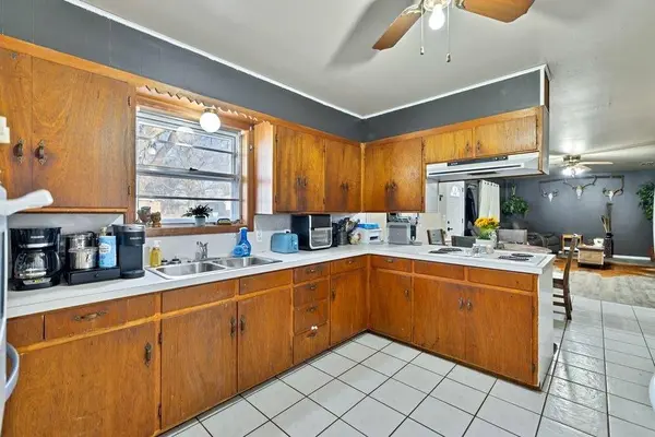 1207 Pebble Street, Bowie, TX 76230
