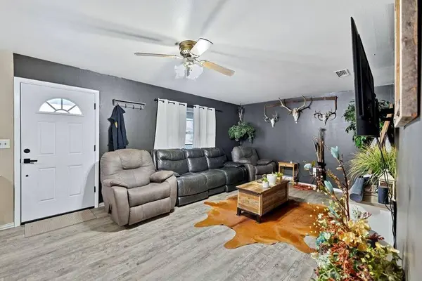 1207 Pebble Street, Bowie, TX 76230