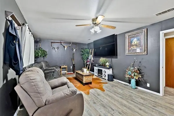 1207 Pebble Street, Bowie, TX 76230
