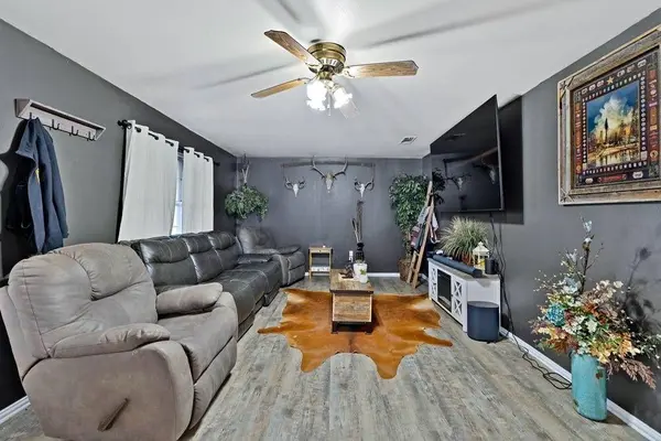 1207 Pebble Street, Bowie, TX 76230