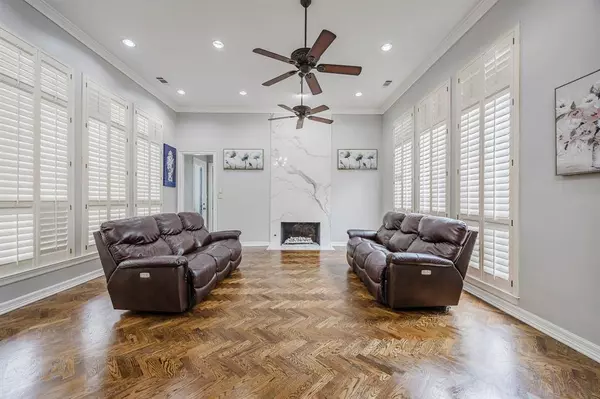 2217 Clearspring Drive S, Irving, TX 75063