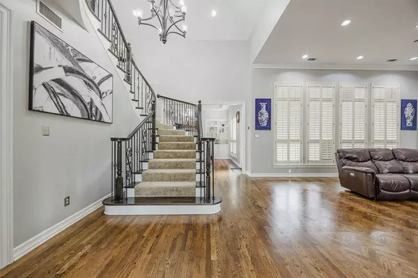 2217 Clearspring Drive S, Irving, TX 75063