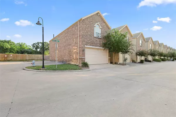 5166 Oasis PARK, Houston, TX 77021