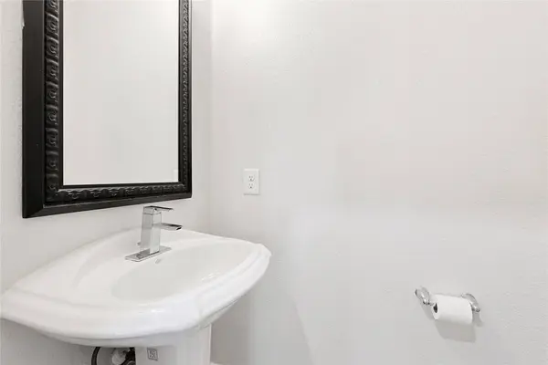 5166 Oasis PARK, Houston, TX 77021