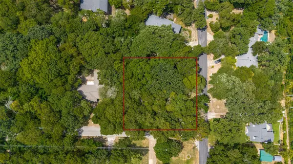 1004 Tanglewood DR, Cedar Hill, TX 75104