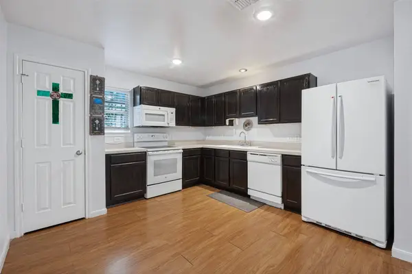 1720 Pueblo ST, Dallas, TX 75212