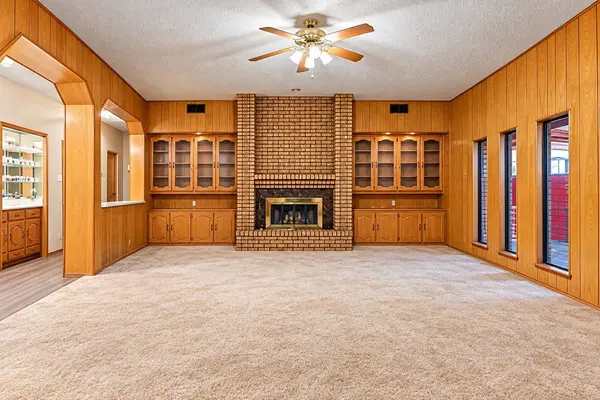 1605 Heather CT, Cleburne, TX 76033