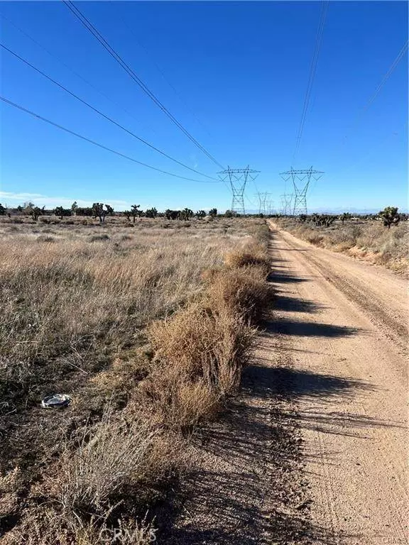 6716 Phelan RD, Phelan, CA 92371