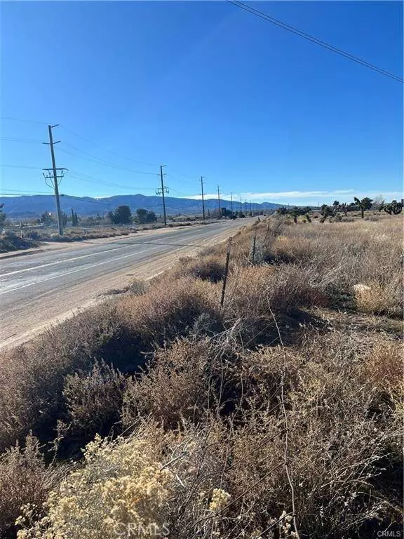 6716 Phelan RD, Phelan, CA 92371