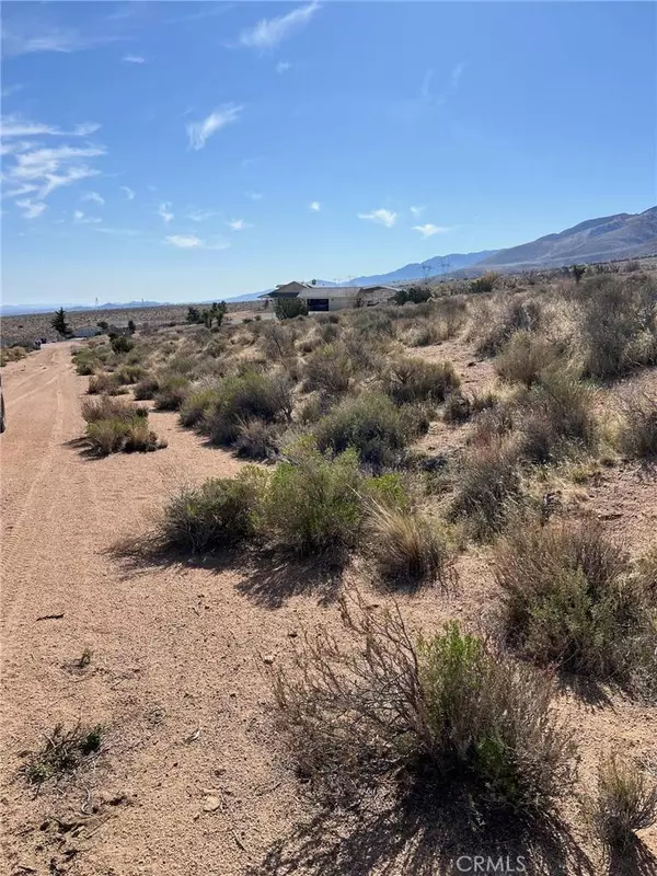 23 Outpost RD, Apple Valley, CA 92308