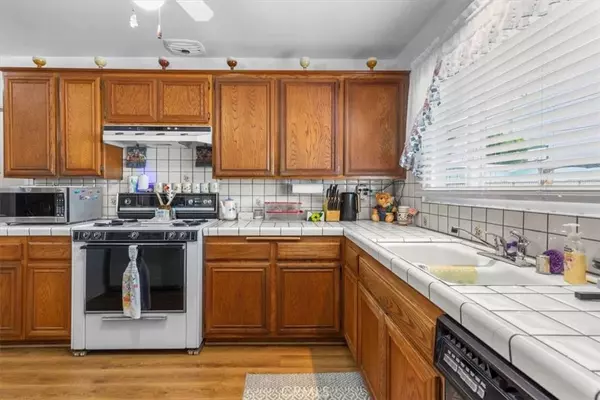 17544 Vine ST, Fontana, CA 92335