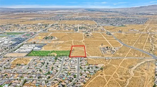 13702 Del Cerro ST, Victorville, CA 92392