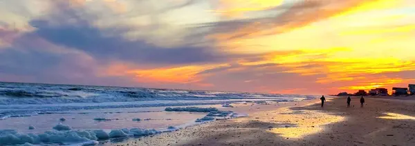 Wrightsville Beach vs Carolina Beach (Price Comparison) | Which One Is Right for You?