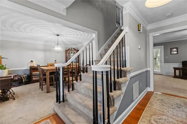 1006 Grantham LN, Chesapeake, VA 23322