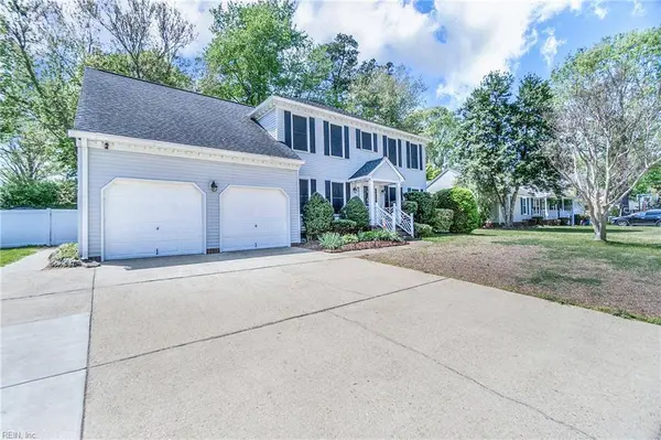 1006 Grantham LN, Chesapeake, VA 23322