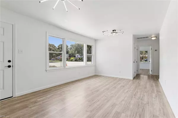 88 Wheatland DR, Hampton, VA 23666