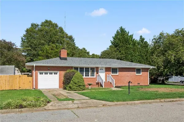 78 Ferguson LN, Newport News, VA 23601