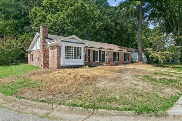 682 Village Green PW, Newport News, VA 23602