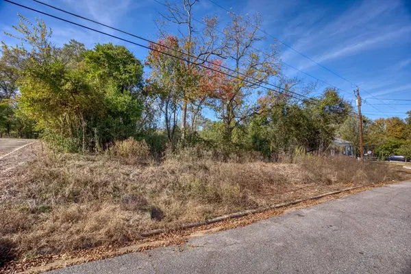 917 7th Avenue, Phenix City, AL 36867