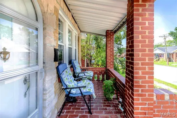 1436 Telegraph RD, St Louis, MO 63125
