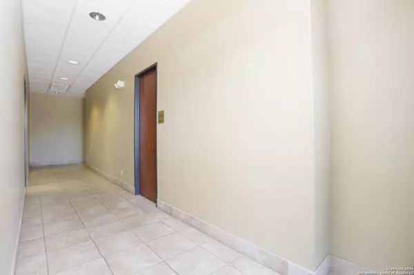 20742 Stone Oak UNIT 105, San Antonio, TX 78258