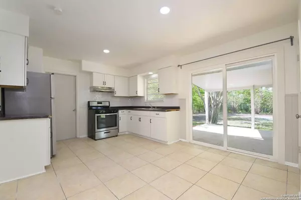 343 Goodhue, San Antonio, TX 78218