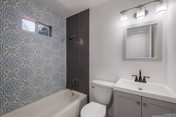 222 Cortez Ave, San Antonio, TX 78237