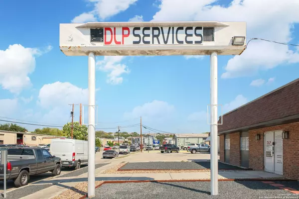 8402 Speedway Dr, San Antonio, TX 78230