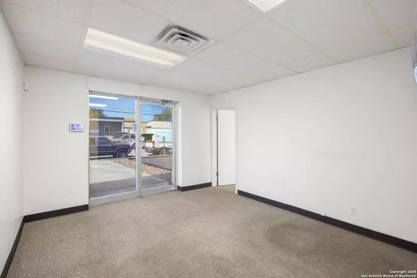 8402 Speedway Dr, San Antonio, TX 78230