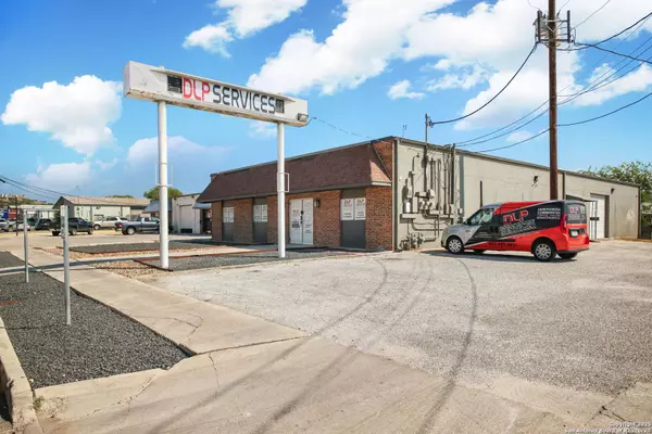 8402 Speedway Dr, San Antonio, TX 78230