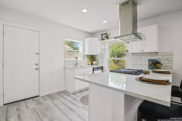 1634 Ridgewood Court, San Antonio, TX 78201